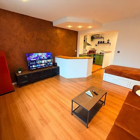 Prime Location Near Stadium & Downtown Apartment