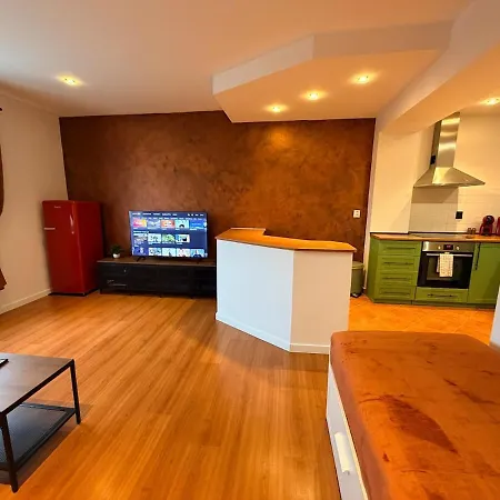Lejlighed Prime Location Near Stadium & Downtown *