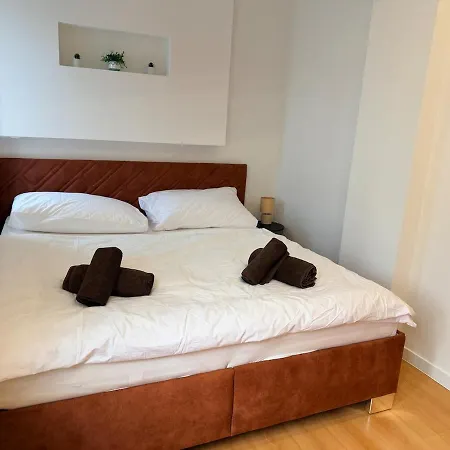 Prime Location Near Stadium & Downtown Lejlighed *