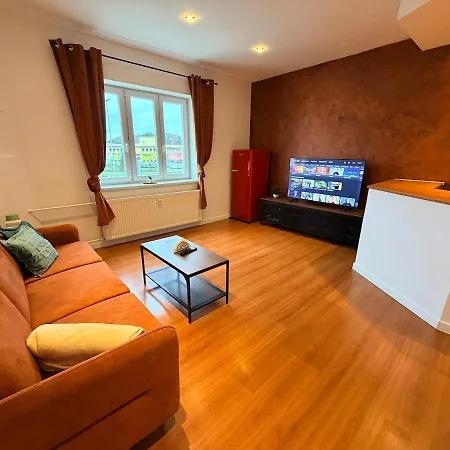 Lejlighed Prime Location Near Stadium & Downtown *