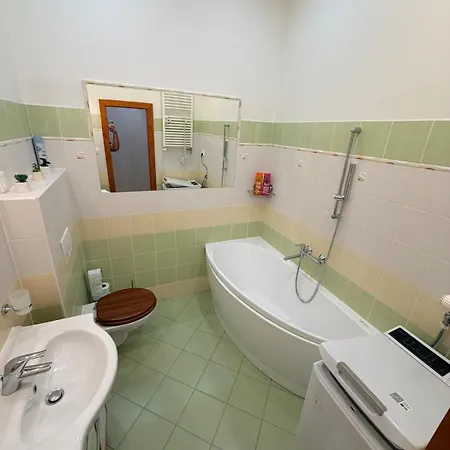 Prime Location Near Stadium & Downtown